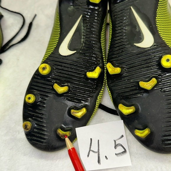 Nike Bravata Neon Yellow/Black Soccer Cleats Youth 4, 4.5 Preowned - Picture 4 of 12